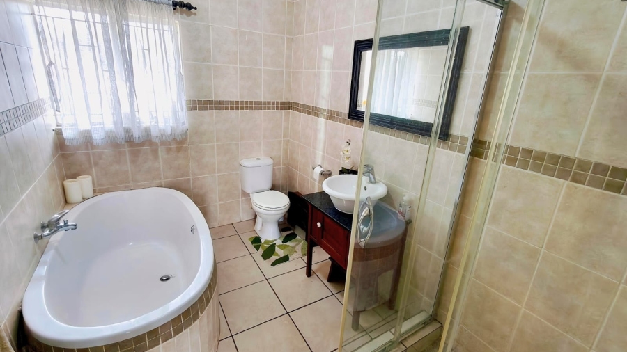 4 Bedroom Property for Sale in Baillie Park North West